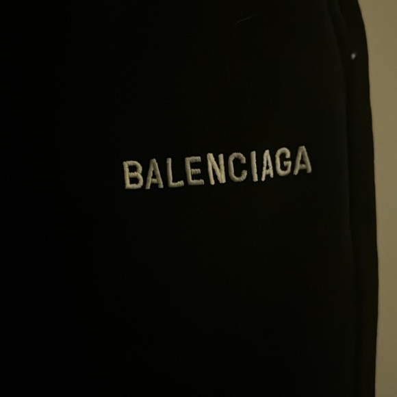 Balenciaga - Picture 2 of 3